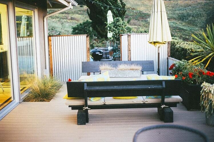 back-entertainment-deck.jpg