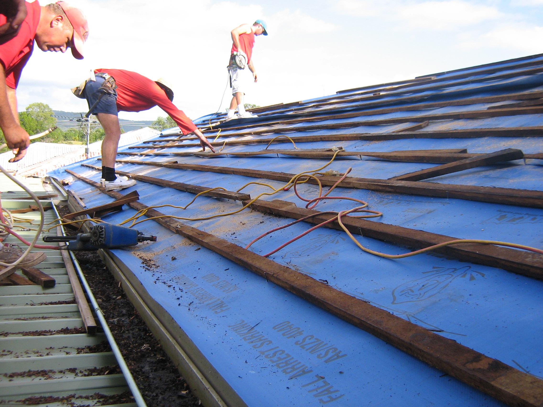 roof-tile-installation